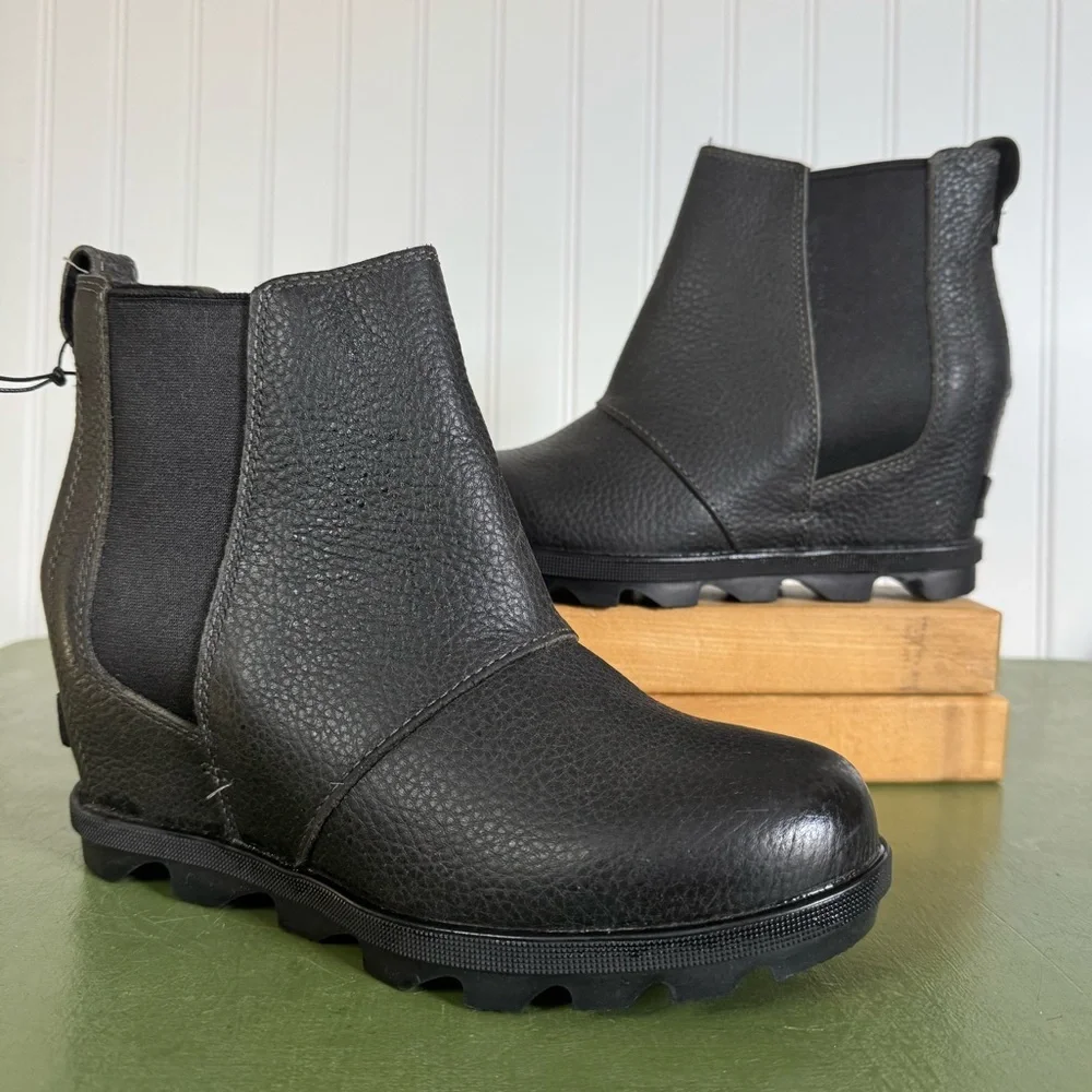 *NWT* Sorel Women's Waterproof Leather Arctic Wedge II Chelsea Boots in Quarry